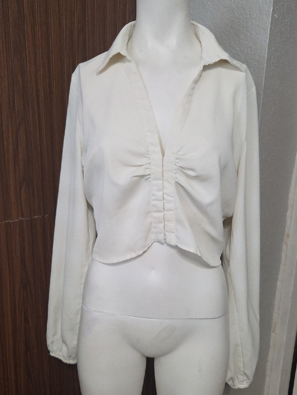Women's Cream V-Neck Ruched Front Blouse Large Y2k